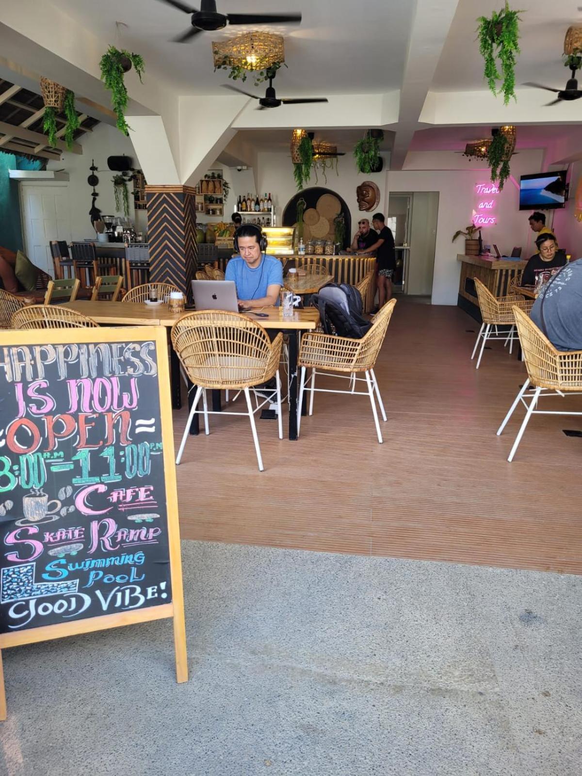 Happiness Hostel Boracay Balabag  エクステリア 写真